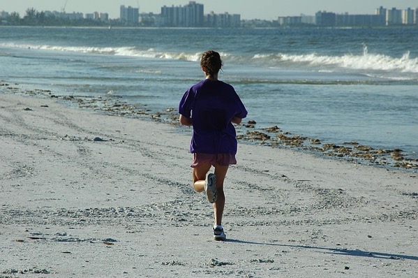 Woman jogger 1678716 640